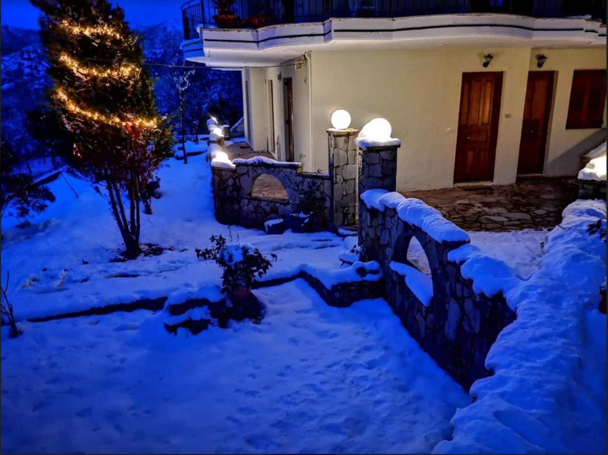 Keramidaki Mini Suites 2 Kalavryta Buitenkant foto